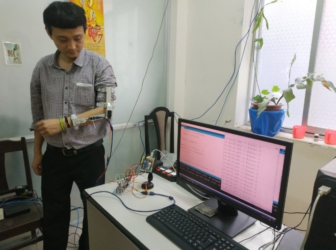 [VAST01.09/20-21]Nghiên cứu, thiết kế, chế tạo xương tay phản hồi lực cho cảm nhận thực tế